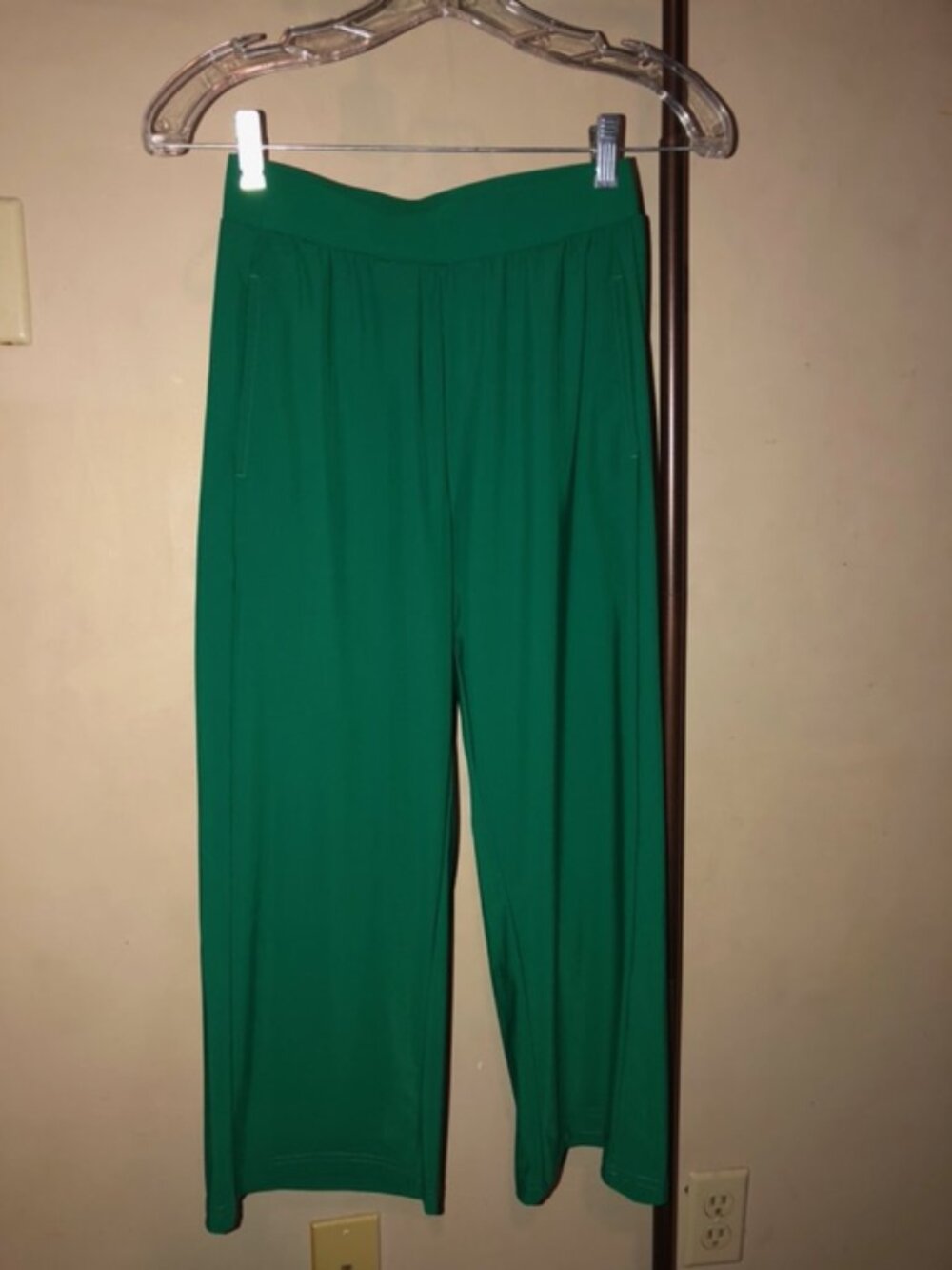 NWOT's XS Women's Wide Leg Cropped Pants